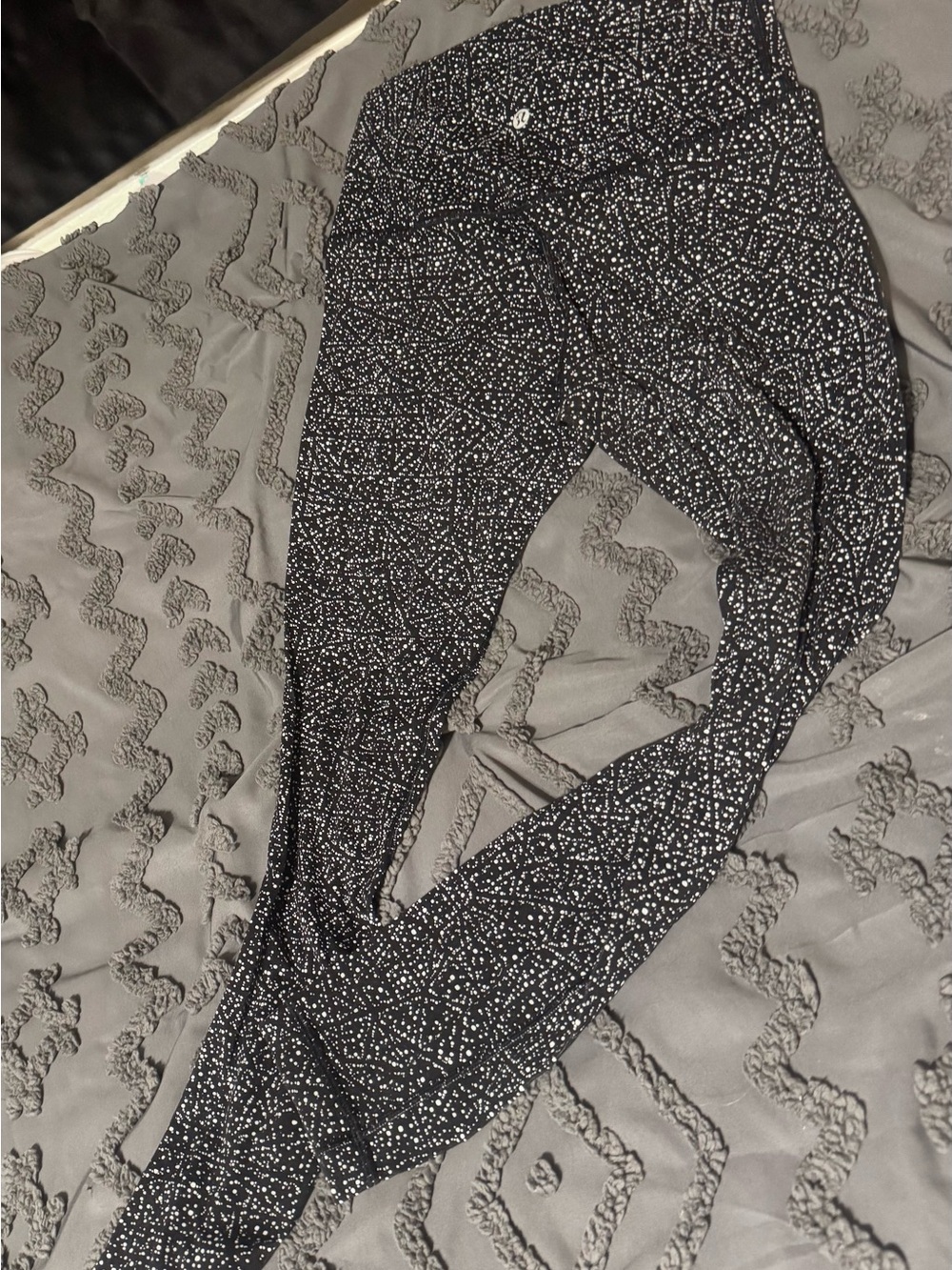 Lululemon High-Rise Leggings Size 4 - Black/White Pattern